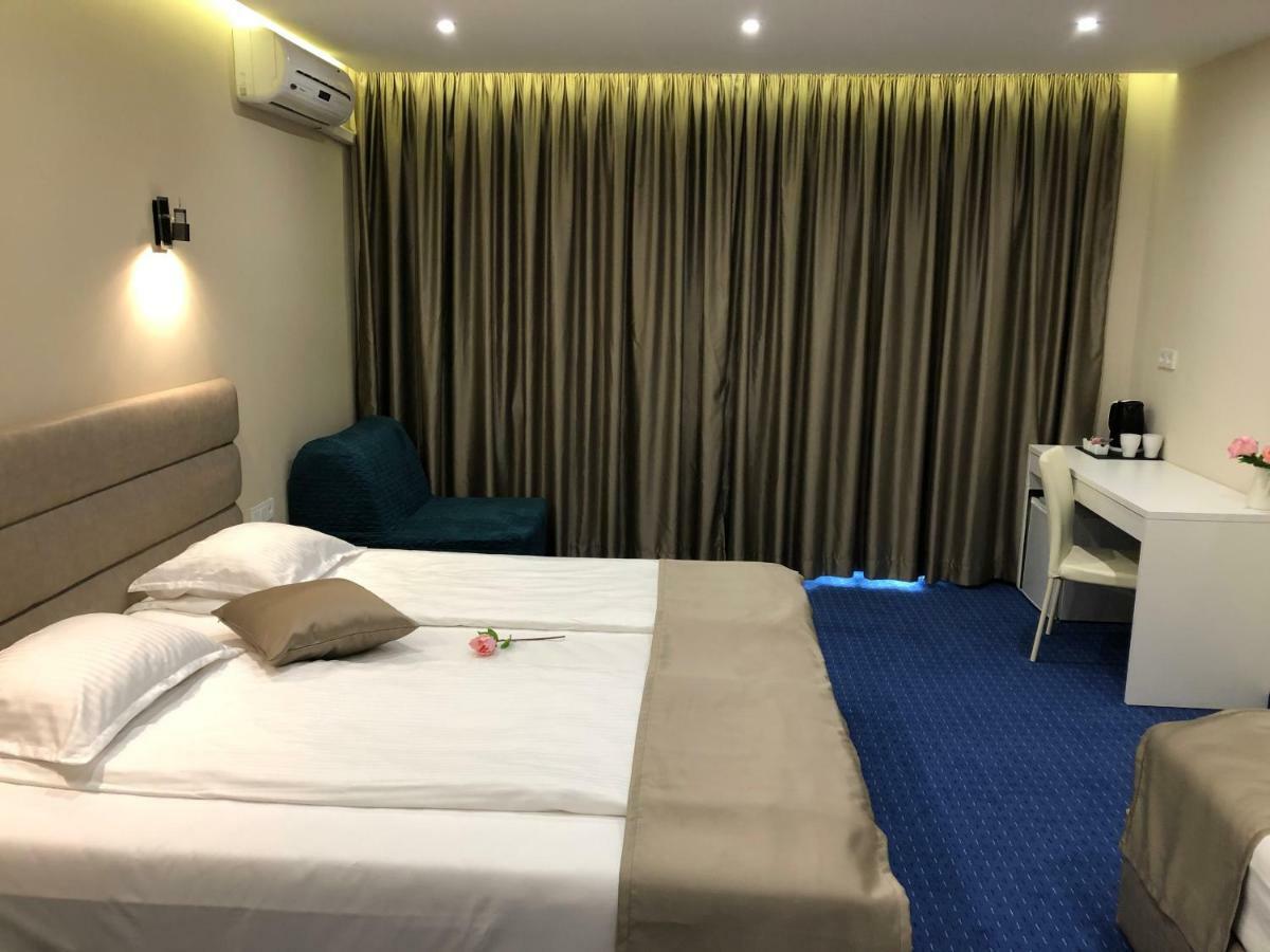 Family Hotel Avenue คีตาน ภายนอก รูปภาพ